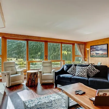 Lakeside Village 4 Bedroom Condo